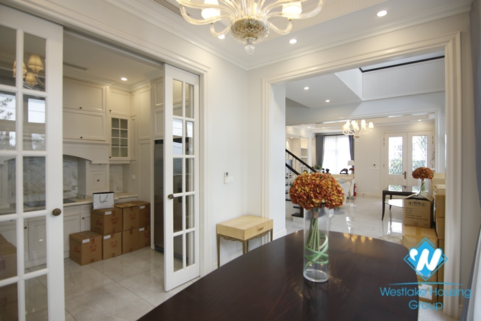 Adjacent villa for rent, equipped with modern furniture for rent in Vinhome Harmony Long Bien